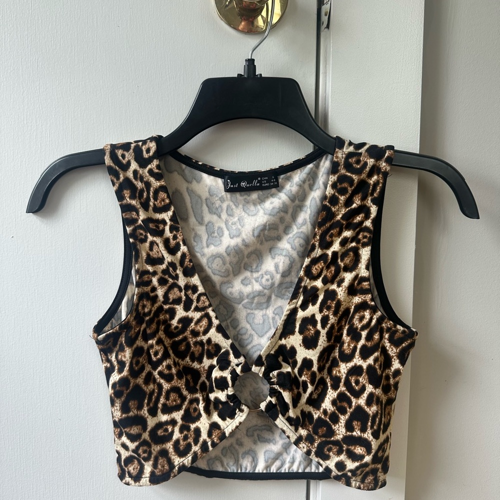 Leopard print crop tank top